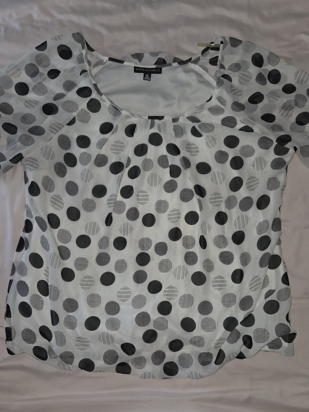 Sara Michelle Collection White Polka Dot Short Sleeve Scoop Neck Blouse